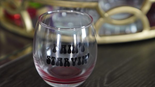 I Ain’t Starvin’ Cocktail Glass - Image 3